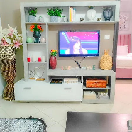 Luxury Modern Larisa!! *