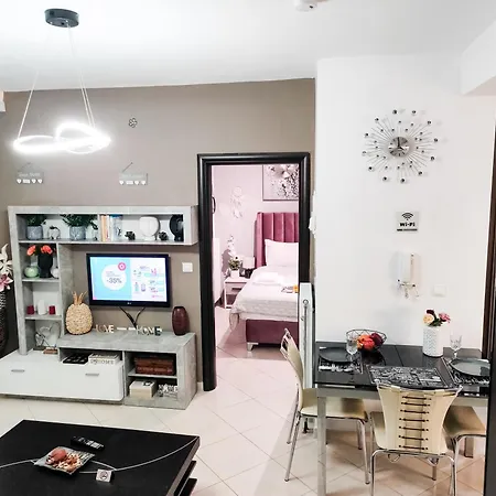 아파트 Mythos House Luxury Apartment!! 라리사