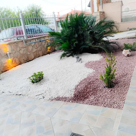 Mythos House Luxury Apartment!! * Larissa