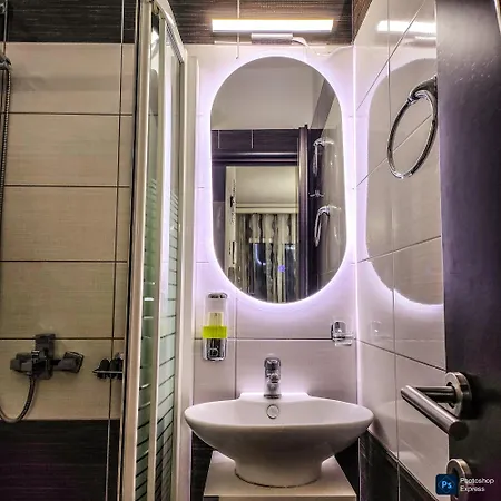 Luxury Modern Larisa!! Larissa